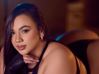 naughty camgirl fingering shaved pussy CarolineBleir