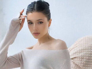 camslut masturbating EdytGoreham