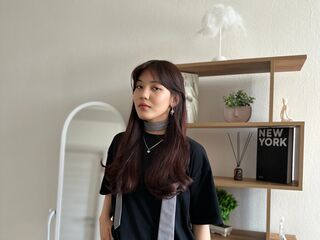 camgirl masturbating with sex toy EleneClarkston