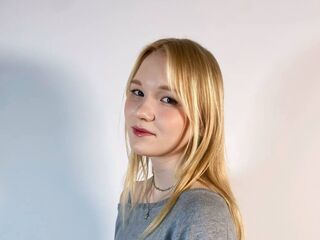 adult liveshow ElmaKinnunen