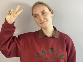 beautiful camgirl SummerEllie