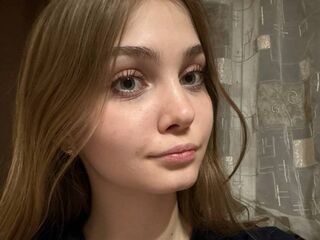 nude camgirl picture YiBisher