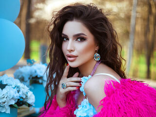 adult webcam chat room BellaHalle