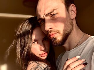 webcamgirl sucking cock LizaandKevin