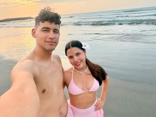 live camgirl giving blowjob SaraAndrex
