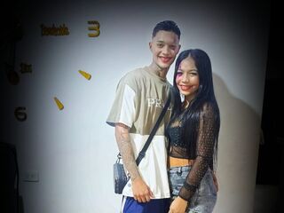 couple bedroom sex show YuleimysAndAlex