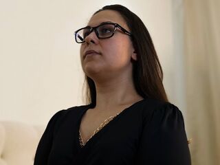 bizarre chat room LilyKeir