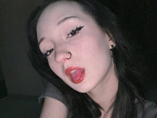 chatroom cam AccaBelow