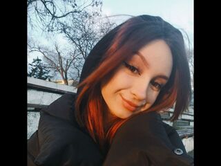 topless camgirl AgaticBella