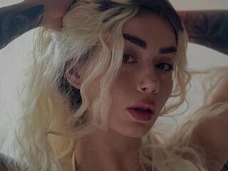 cam girl playing with vibrator AlinaVarenne
