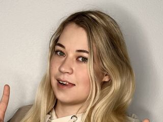 cam show AnjaTruehart