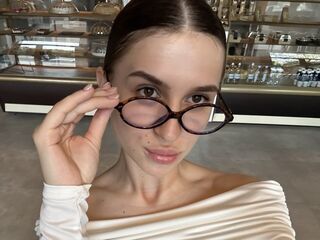 nude camgirl pic AriaMonro