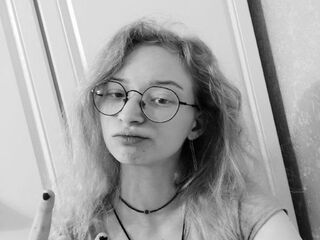 topless cam girl BrittenyTannen