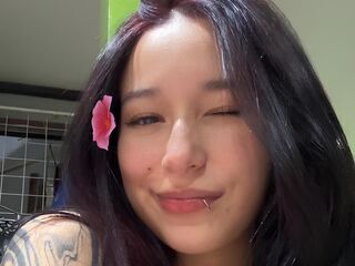 webcamgirl chatroom CamiLewit