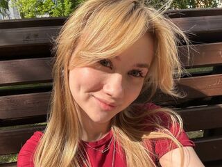 cam girl showing tits CelestineVale