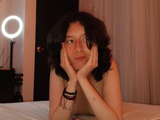 cam girl playing with dildo CharlotteBlade