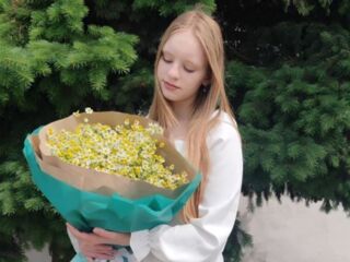 beautiful girl webcam ChristieBrozyna