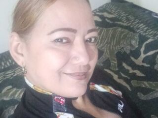 shaved pussy cam ClauTaylor