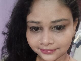 girl nude CurvySoniya