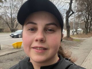 camgirl fingering pussy DariaCalm