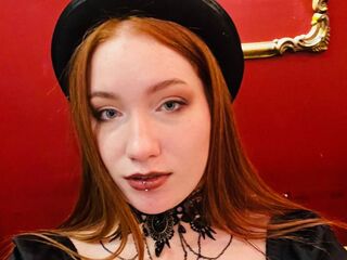 camwhore fingering shaved pussy DevonaDarby