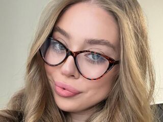 naughty cam girl DianeWhitly