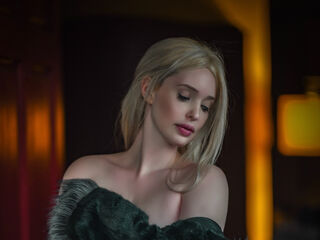 naked girl with webcam fingering pussy Dolyporcelain