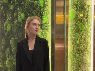 fingering girl chatroom EdaNoreikaite