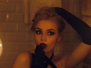 camgirl masturbating with dildo ElaineVeloz
