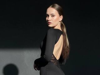 adult nude chat EmilyGiffin