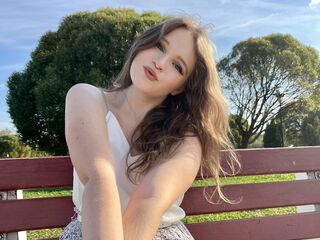 cam girl playing with sextoy EssyMilton