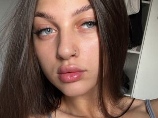 cam girl showing tits FionaHey
