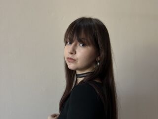 naked webcamgirl FloHaake