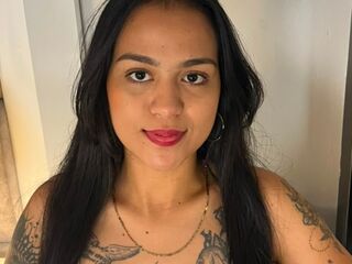 naughty camgirl masturbating with vibrator IsabellaCrown