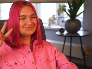 girl chat room JameYerian