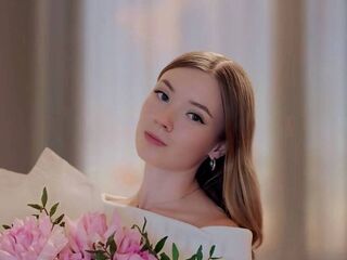 naked girl with webcam masturbating with dildo JaniseServoss