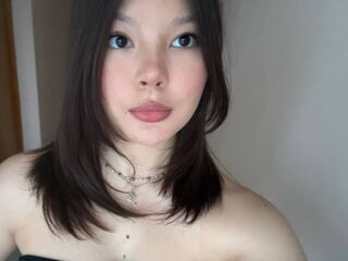cam girl spreading pussy JulienneCharters