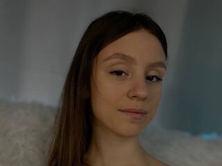 camgirl playing with dildo JuneMills