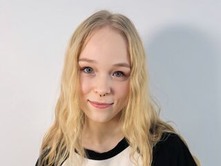 hot strip tease show KamiMellema