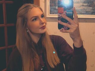 naked camgirl KateyTouriny