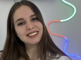 naughty camgirl masturbating KeiraAsti