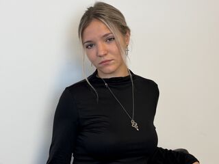 sexcam photo KeiraTullier