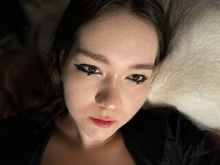 cam girl fingering KendalChalet