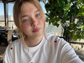 girl naked KendallHennig