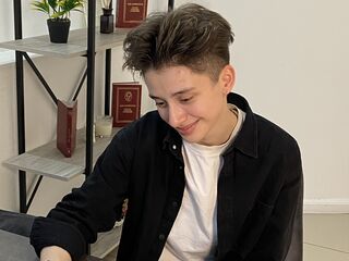 fingering girl webcam picture KimberlieFrancke