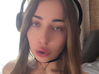 hot cam girl fingering shaved pussy KorniBlook