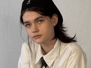 camgirl sex picture LeannMolineaux