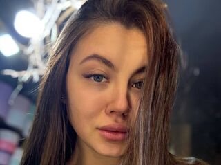 girl shaving pussy LinNova