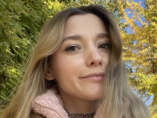camgirl masturbating LunariaVelvet