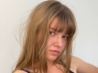 hot cam girl masturbating with vibrator LynetteOba